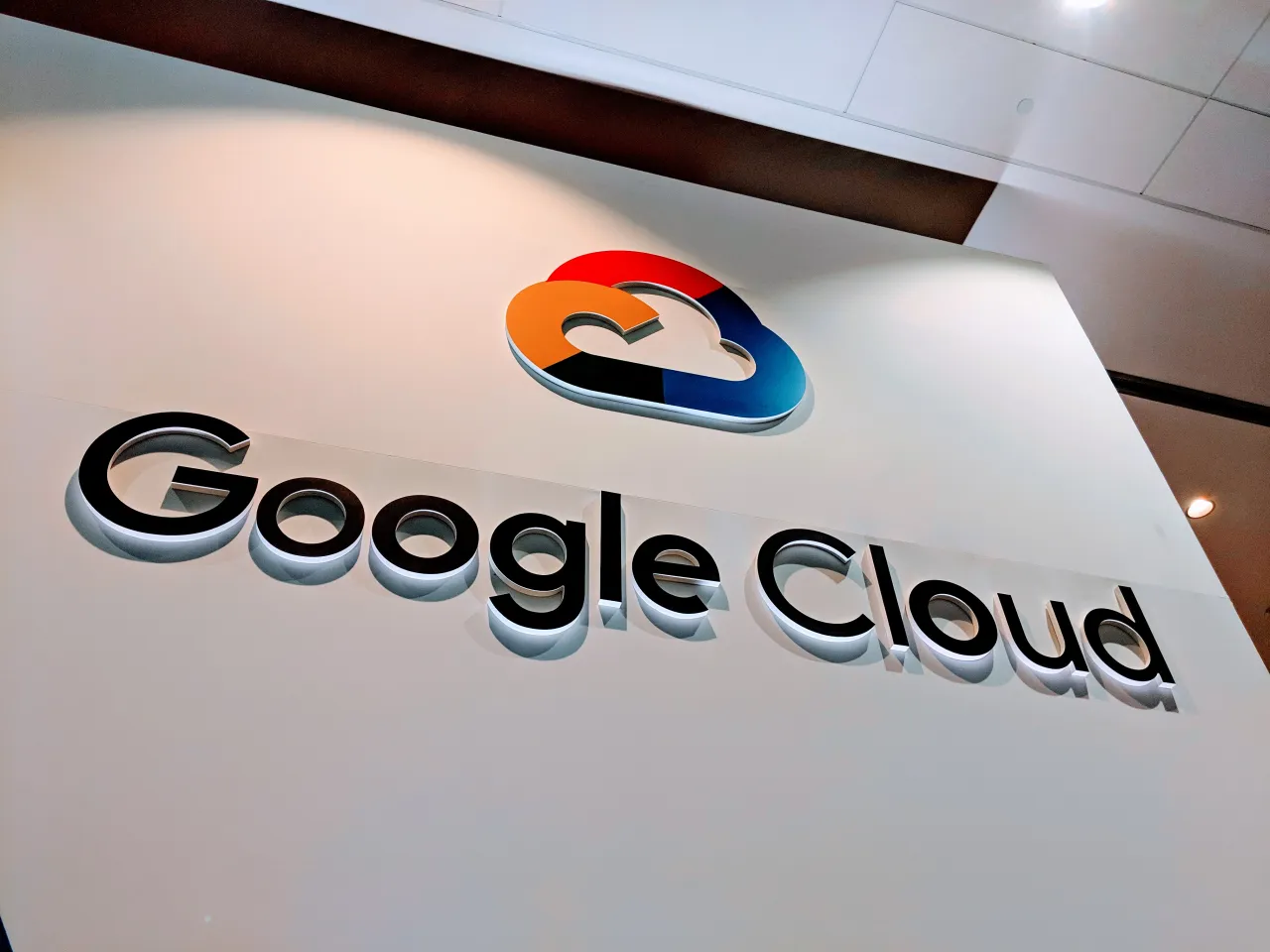 Google пополнилась улучшенными моделями генерации медиаконтента: Lyria, Veo 2 и Chirp 3 доступны избранным клиентам - 1